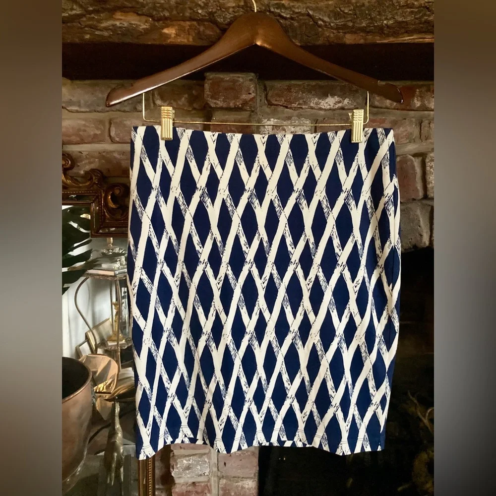 J McLaughlin Navy & White Bamboo Trellis Print Pencil Skirt Resort Luxury EUC - Picture 2 of 12